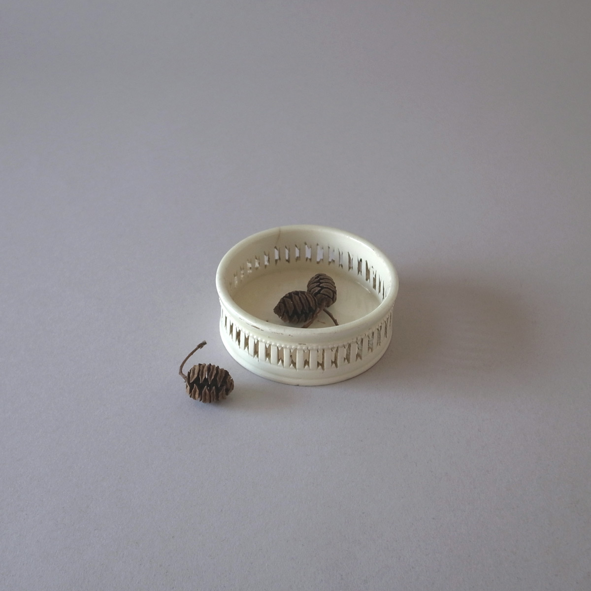 アンティーク　本　ファイアンスフィーヌ　クリームウェア　古本 アンティーク 本 ファイアンスフィーヌ クリームウェア 古本