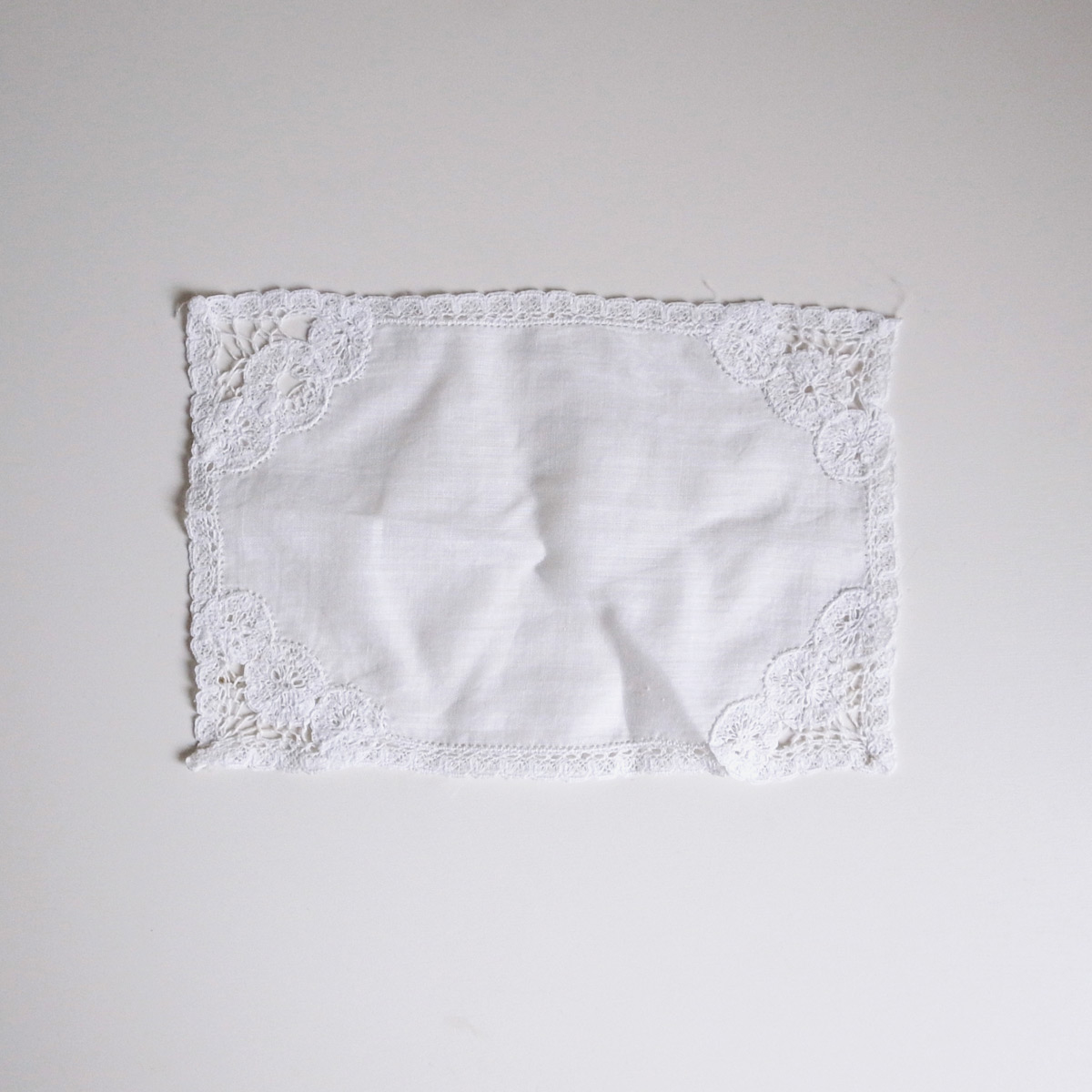 19世紀末のアンティークレースマット