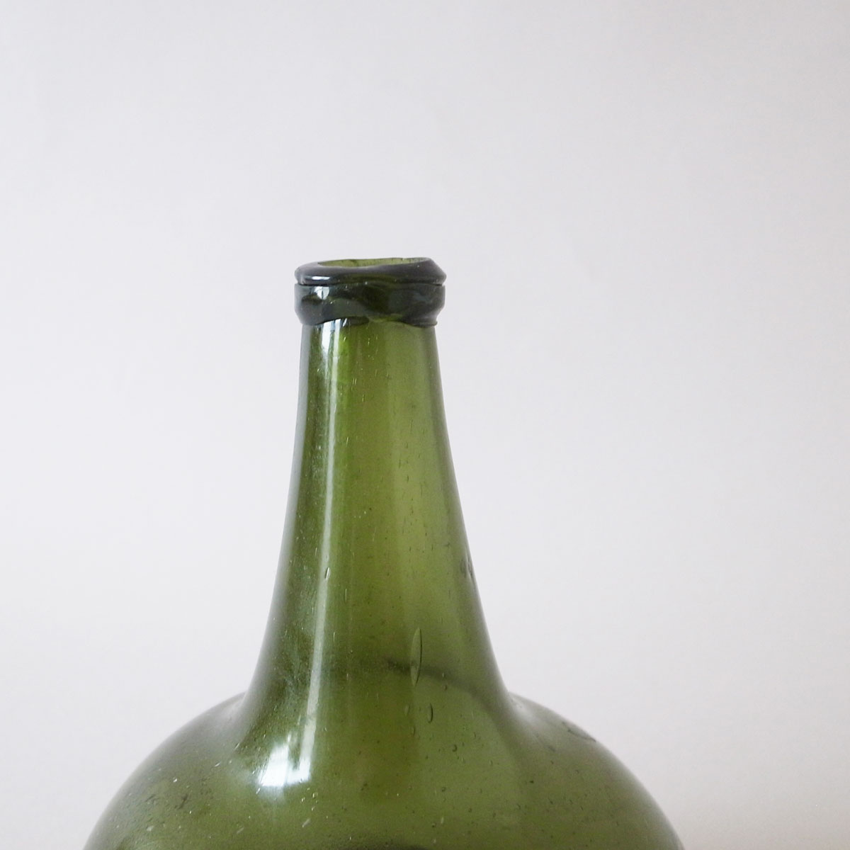 【大量入荷】オランダ オニオンボトル オニオン瓶 ガラス酒瓶 ワイン徳利　砧 木槌 18世紀　玉ねぎ瓶　たしま商店 工芸ガラス